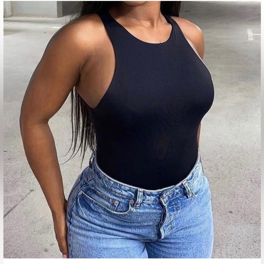 FITS EVERYBODY
HIGH NECK BODYSUIT small